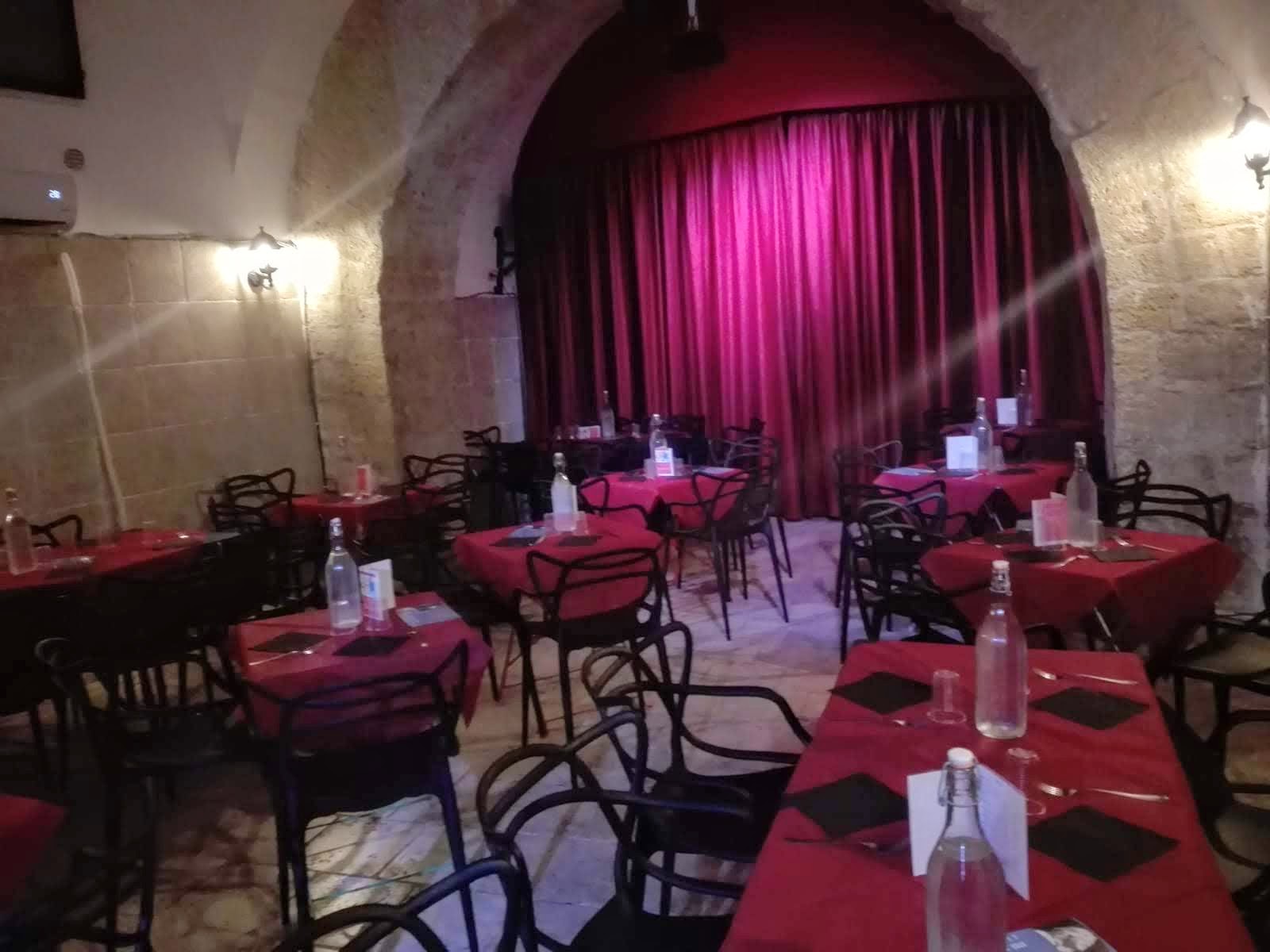 Teatro con servizio ristorazione a Napoli